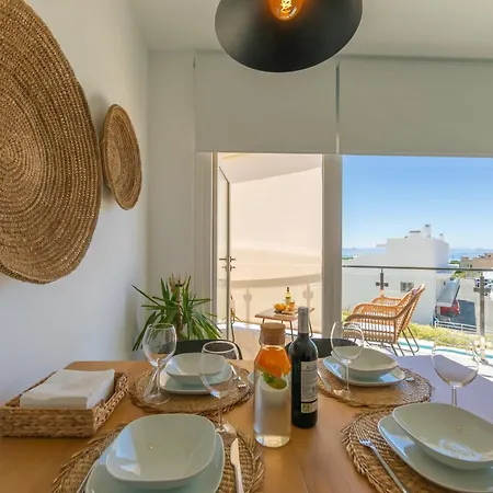 Apartment Views, Terrace & Pool - Fibre Wifi - Simplytarifa *
