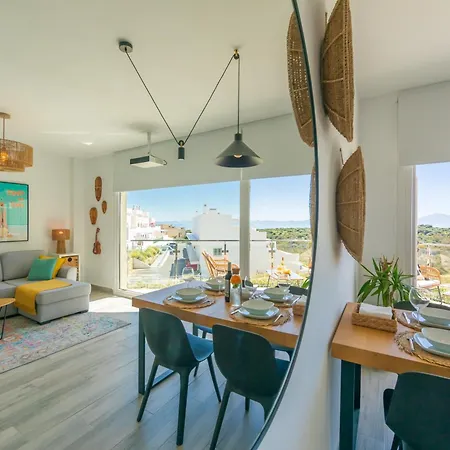 Views, Terrace & Pool - Fibre Wifi - Simplytarifa Apartment *