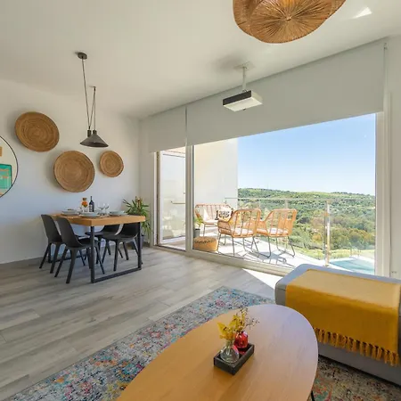 Apartment Views, Terrace & Pool - Fibre Wifi - Simplytarifa *