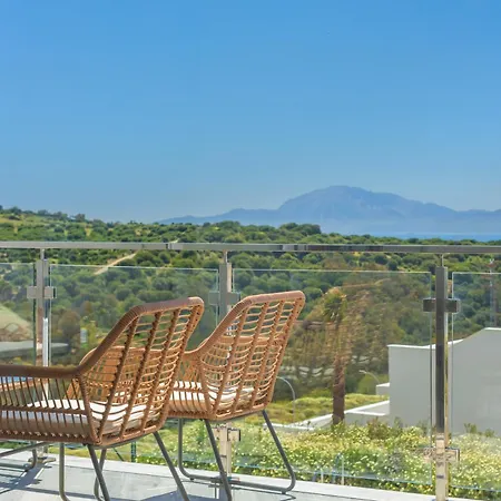 Views, Terrace & Pool - Fibre Wifi - Simplytarifa