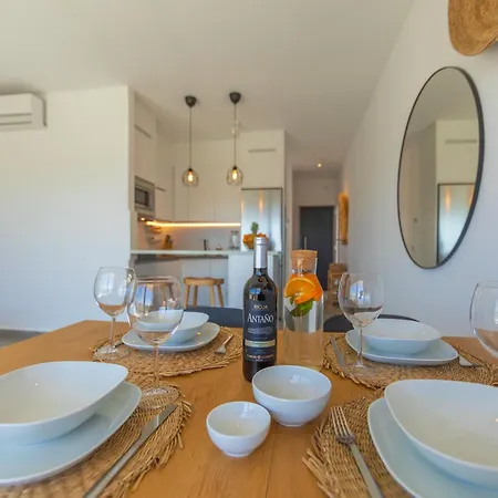 Views, Terrace & Pool - Fibre Wifi - Simplytarifa