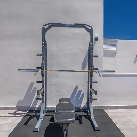Views, Terrace & Pool - Fibre Wifi - Simplytarifa Lejlighed