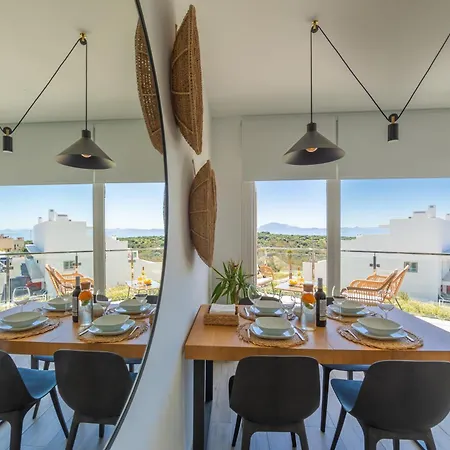 Views, Terrace & Pool - Fibre Wifi - Simplytarifa * Tarifa